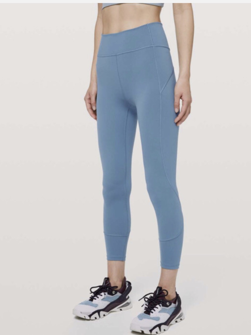 Lululemon •  In Movement 7/8 Tight *Everlux 25" • Size 4